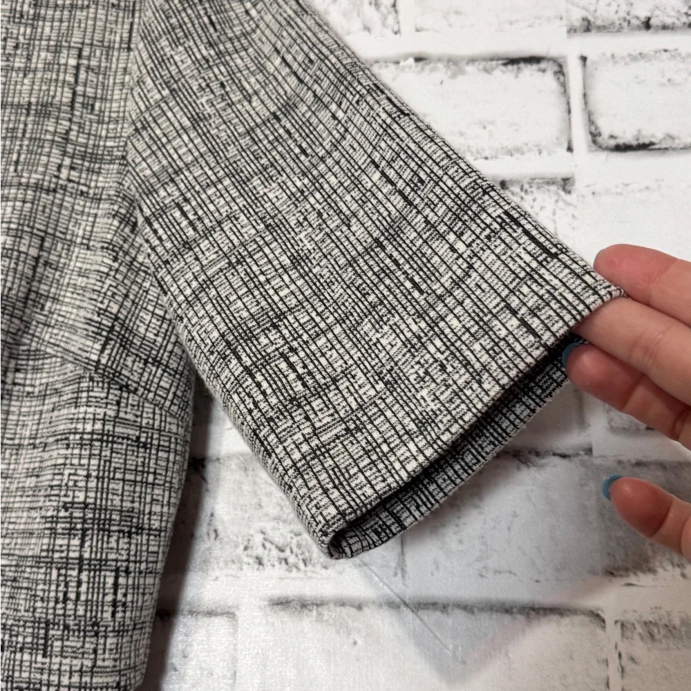 Banana Republic black and white gray women’s tweed dress size 8 pockets zip slit